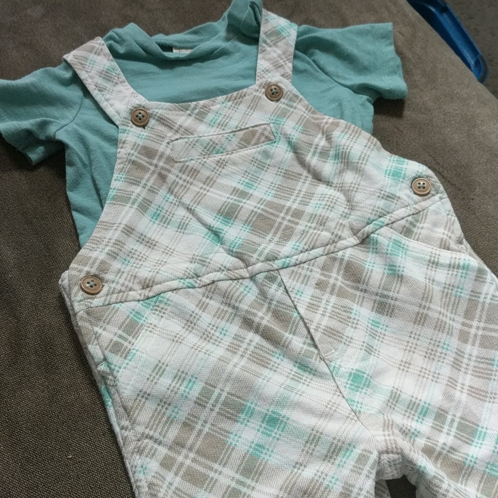 First Impressions Shorts Overalls * 18 months